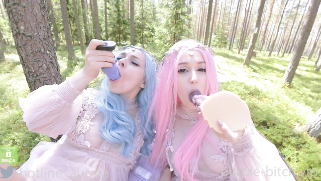 Эльфийки-лесбиянки шалят в лесу