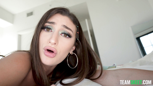 Пацан отодрал красивую и жопастую сестренку